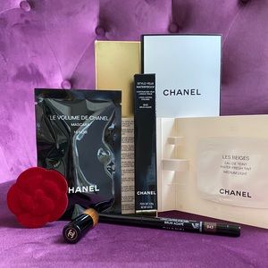 CHANEL Luxury Makeup Set